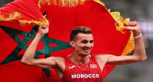سفيان البقالي.. الأسد الذي يرفع راية المغرب وحيدًا